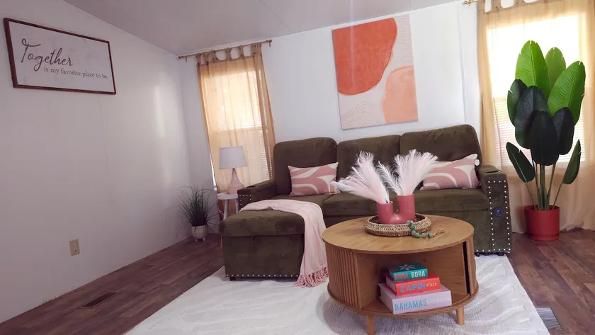 Zephyrhills | Sleeps 6| No Cleaning Fee - Image 1