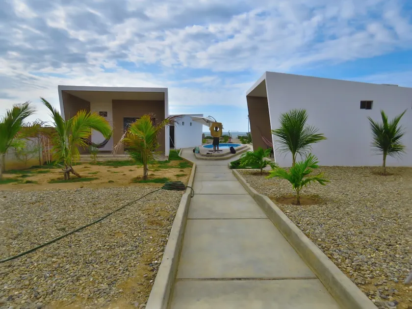 Oceanfront bungalows + pool for 16 guests - Image 1