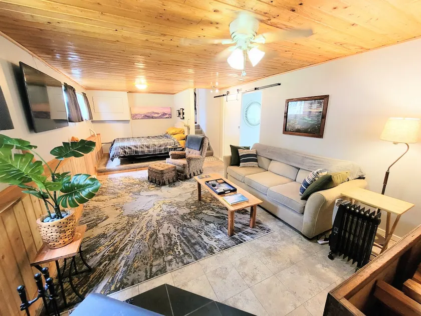 Private Retreat in Gold River - Image 1