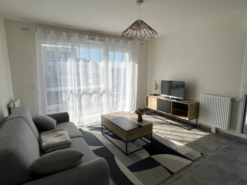 Beautiful 2-room C5 apartment with A/C and pool - Image 1