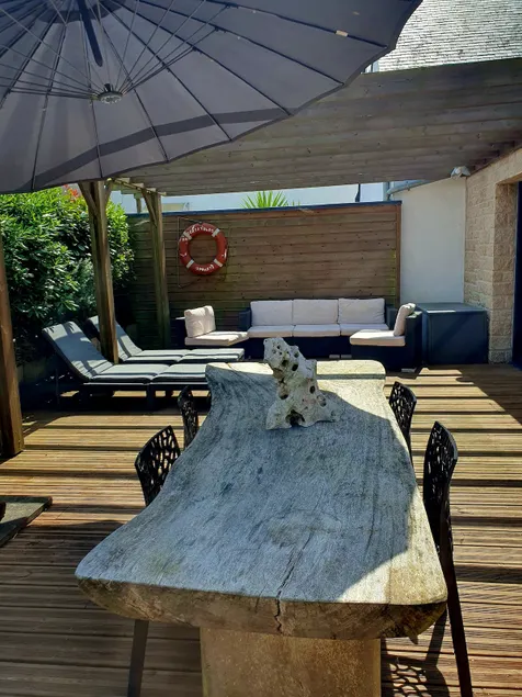 3-Bedroom Villa with Parking, Wi-Fi, 2-Minute Walk to the Beach - Image 1