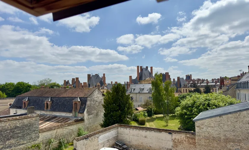 Castle - Parking - Center & Air Conditioning - Image 1