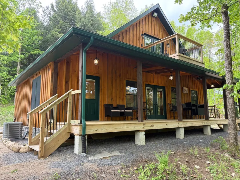 Hillside Cabin On Hinckley Lake, 5 Stars New 2025! - Image 1