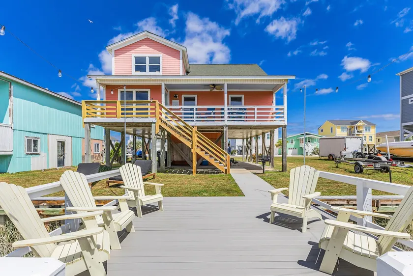 Back2School Sale! Dock & Grill-1 min walk to Beach - Image 1