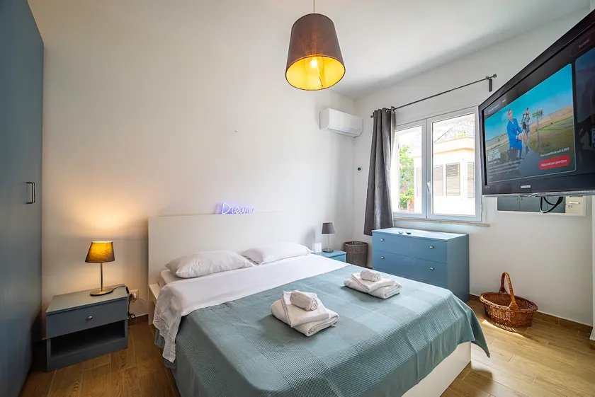 BluMondello Apartment with sea and pool access - Image 1