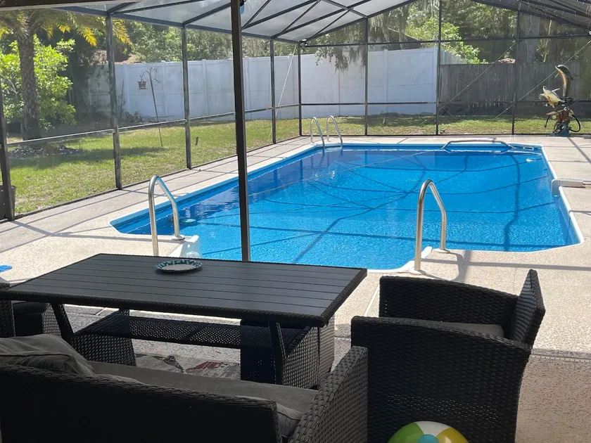 4BR Home In St Johns With Enclosed Large Pool - Image 1