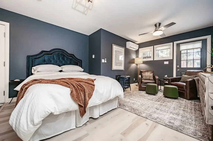 The Velvet Fern: Luxurious Hideaway in Elora - Image 1