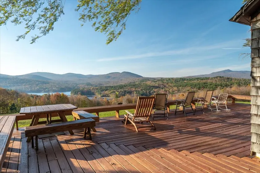 Charming Home with Lake and Mountain View - Image 1