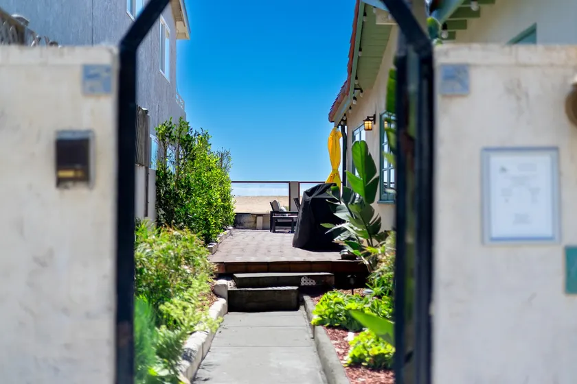 1205O Spanish Beach Bungalow Retreat - Image 1