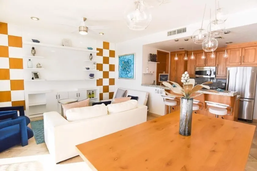 Esmeralda Condo - Image 1
