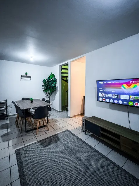 Accommodation 5 minutes from the Bullring - Image 1