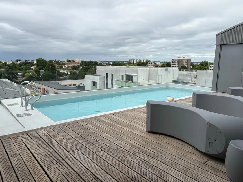 Spacious apartment in Talence - Image 1