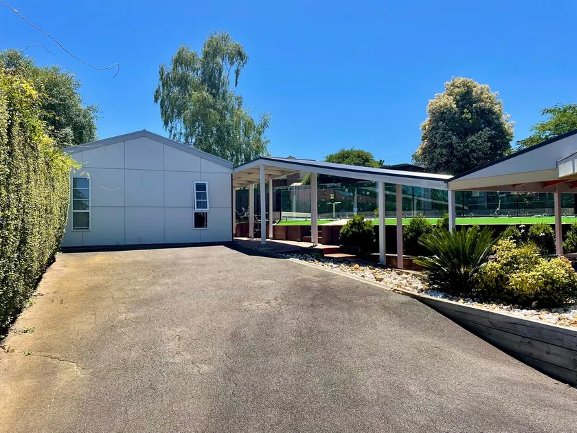 Your Quiet 2BR Bungalow Retreat - Image 1