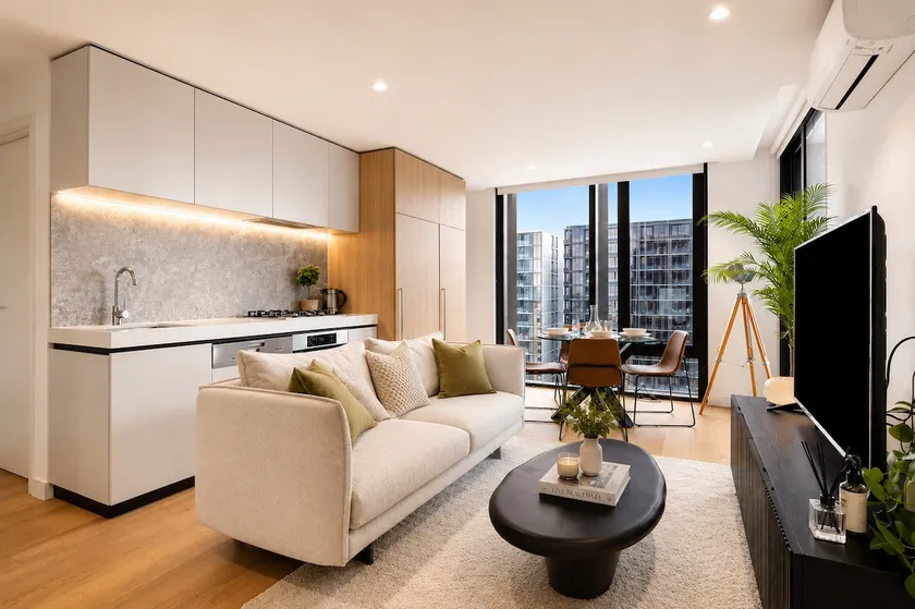 Luxury Sky High Apartment with Pool Gym & Parking - Image 1