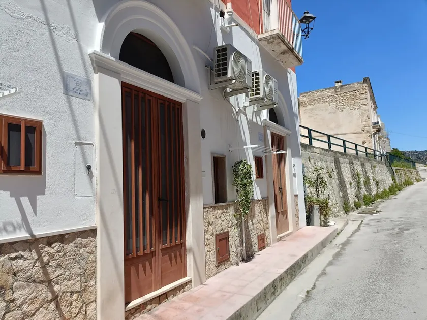 Casa Angelinè is nice in the historic center. - Image 1