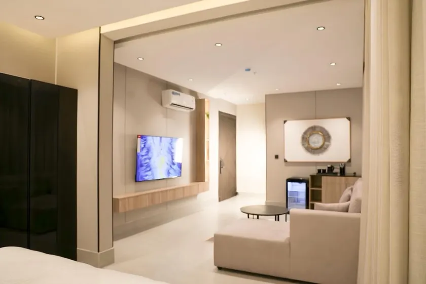 Hotel-style studio - self check-in - Image 1