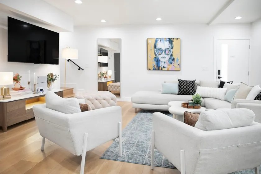 4-Bedroom NEW Private Townhouse 6 beds - Image 1