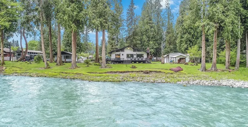 RiverStone Retreat ~ Hot Tub w/View, Fire Pit - Image 1