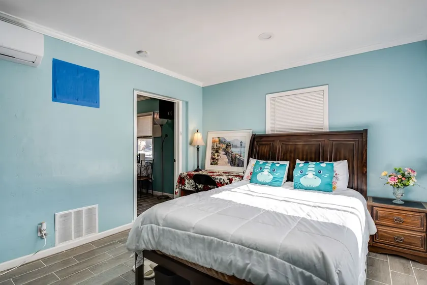Home Sweet Home Close to Downtown and Parks! - Image 1