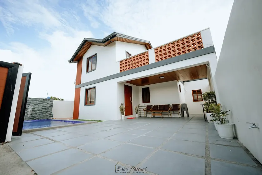 Home Rentals in Bervely Place Golf Club - Image 1