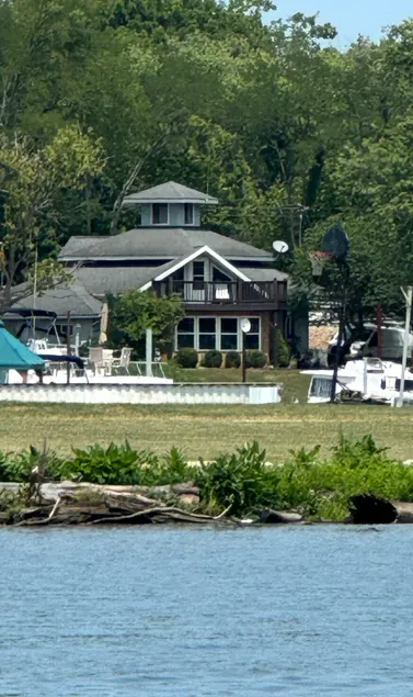 Mermaid Cove Ohio River Retreat - Image 1