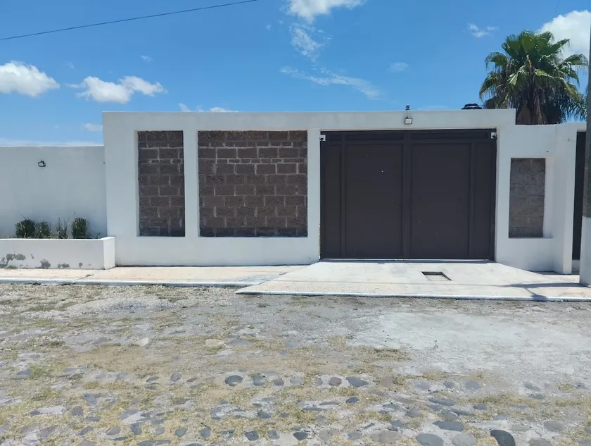 House with garden, parking for 2 cars, pet-friendly. - Image 1