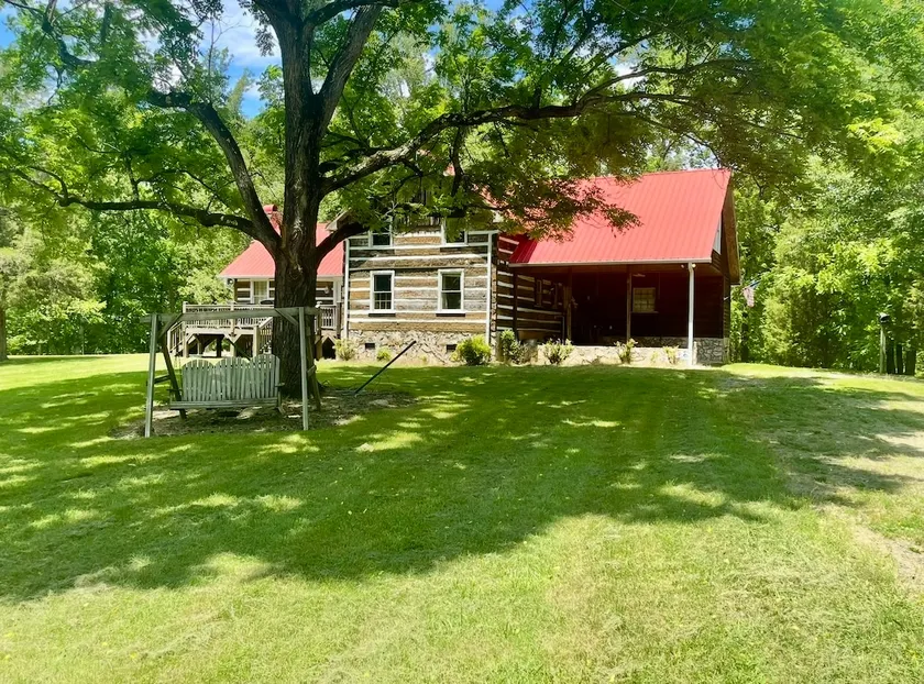 Time Out Cabin - Image 1