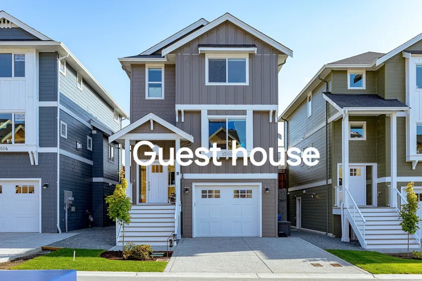 Great Victoria Guesthouse- Cozy Nest in Langford - Image 1