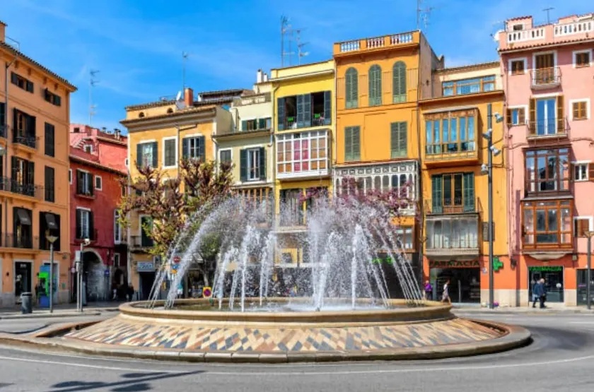 Plaza de la Reina - Image 1