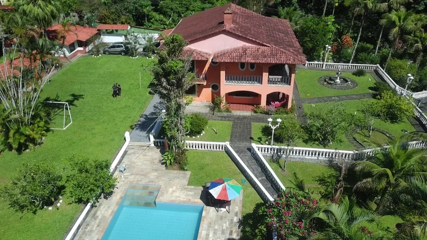 Large and Complete Family Space - 28 People - Image 1