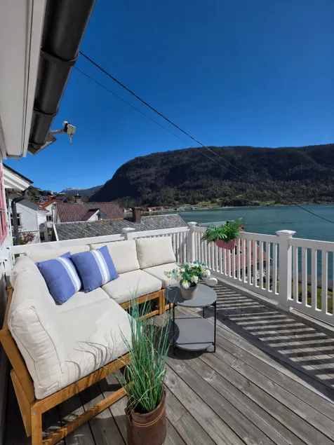 Centrally located in Sogndal – terrace with fjord view - Image 1