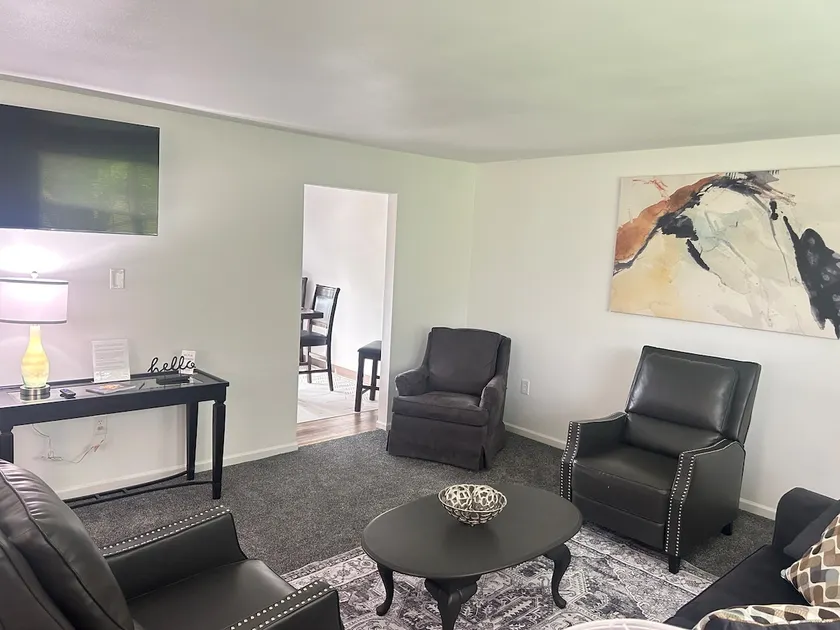 Sunnyside Suite - Image 1