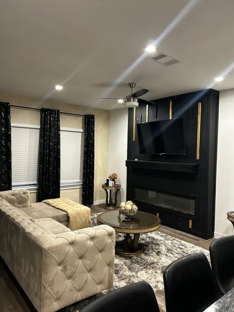 Modern 4BR Home - Image 1