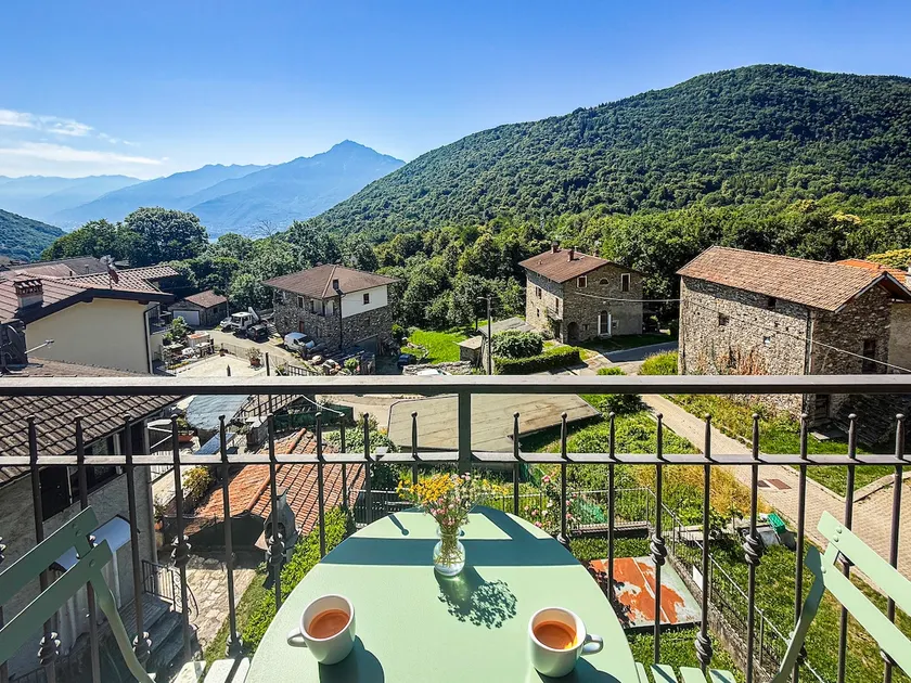 Casa Romeo: Cozy Nest with Panoramic Views - Image 1