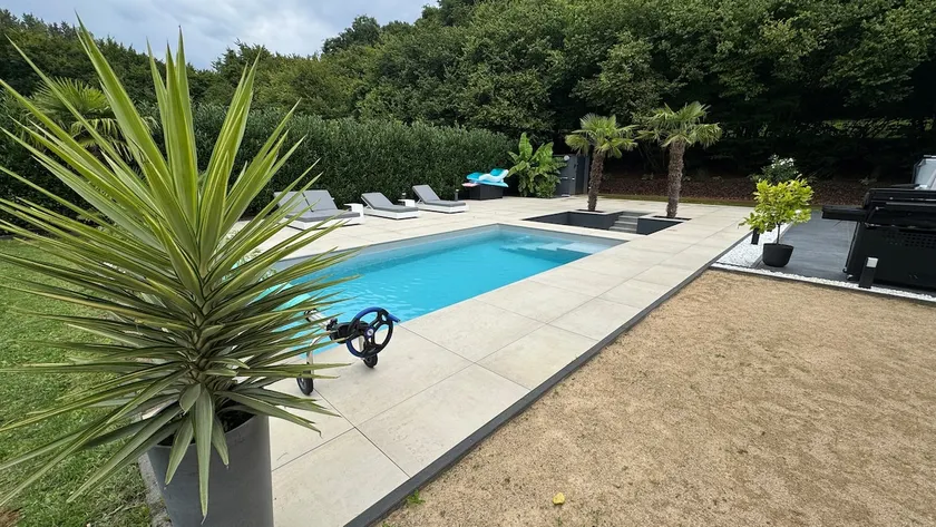 Villa with pool and hot tub - Image 1