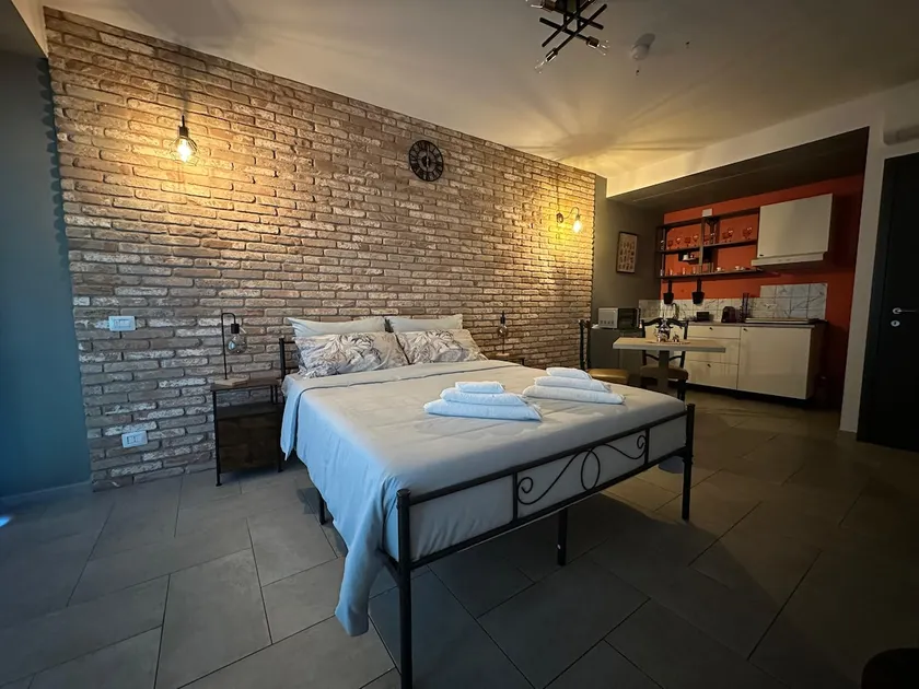 Silent Airport Room - Image 1