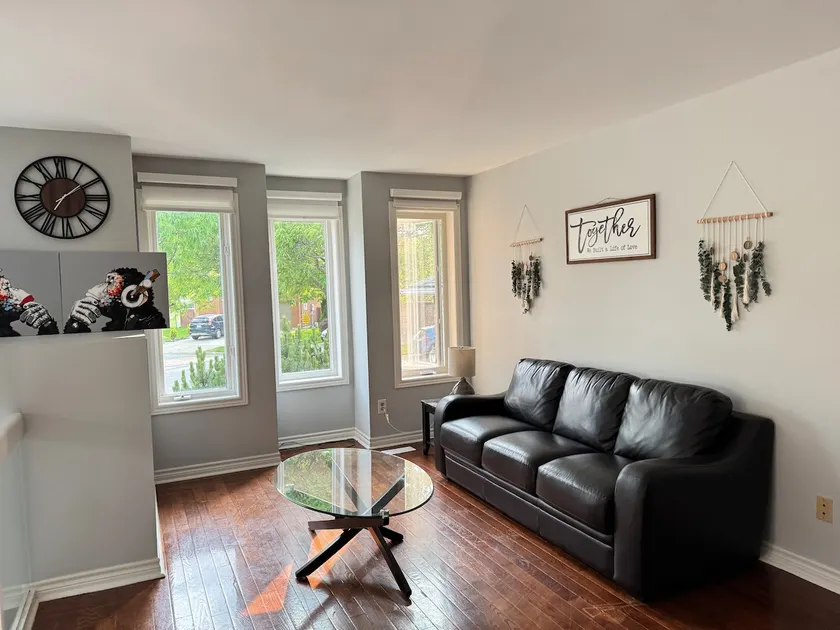Relax In South Windsor Comfort – in Top Location - Image 1