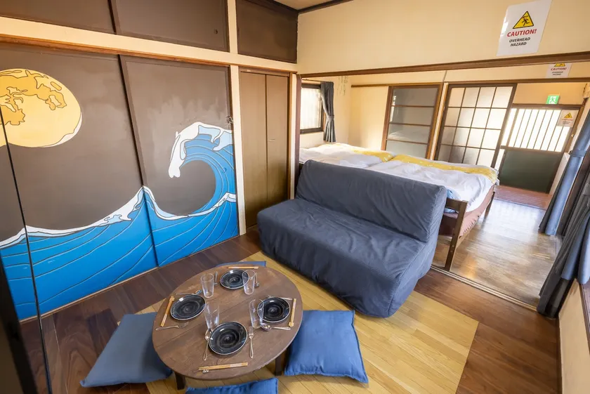 The entire building can accommodate up to 10 guests. 700 meters from Narita Station. Excellent access to Narita Airport and Narita-san! - Image 1