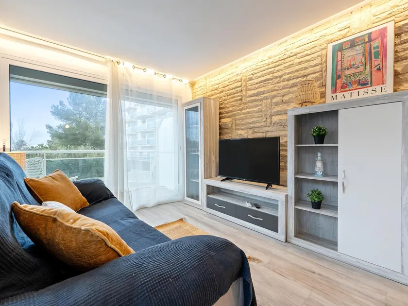 Apartment with terrace at 8km Port Aventura - Image 1