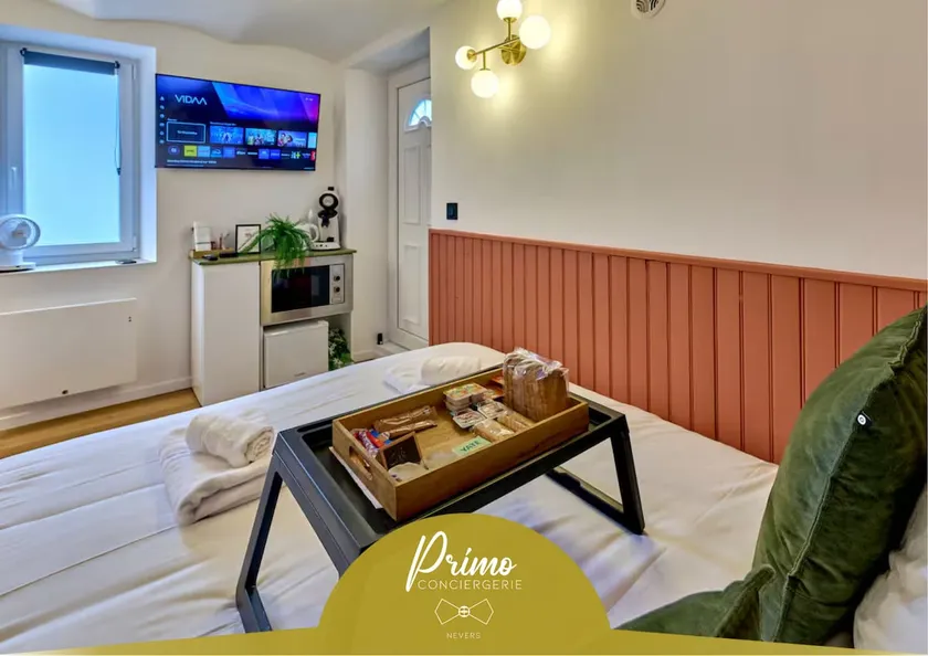 Le Petit Cocon, Hotel Style Ideal for Professionals or Couples - Image 1