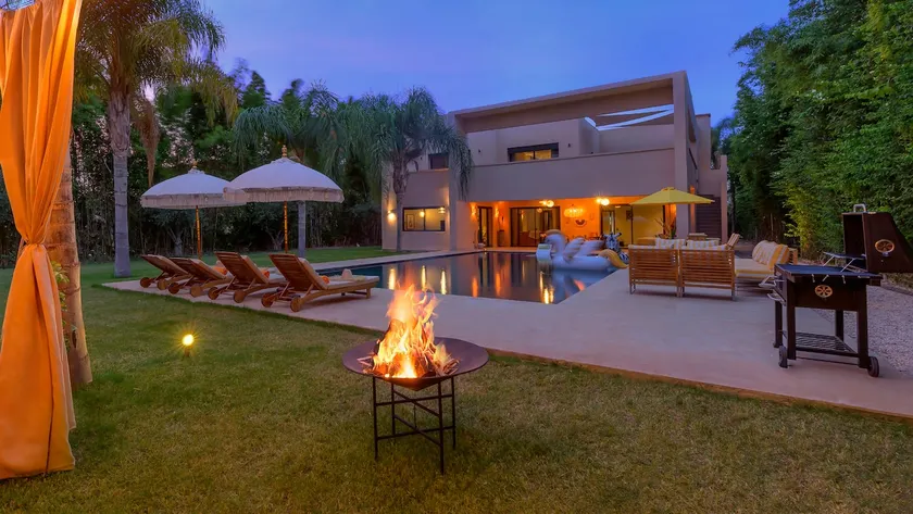 OASIS VILLA | Prime Location | Full Staff | Cinema - Image 1