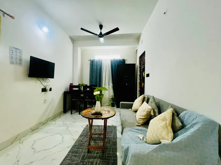 AC- 2BHK Airy & Peaceful stay near Mukundapur I - Image 1
