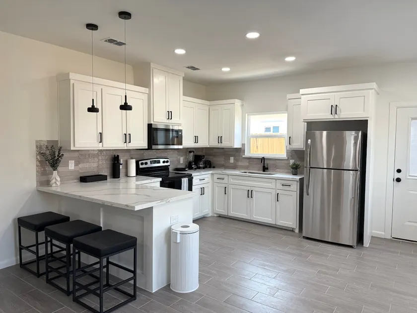 Apy | Marble Space | 3BR with Unique Style - Image 1