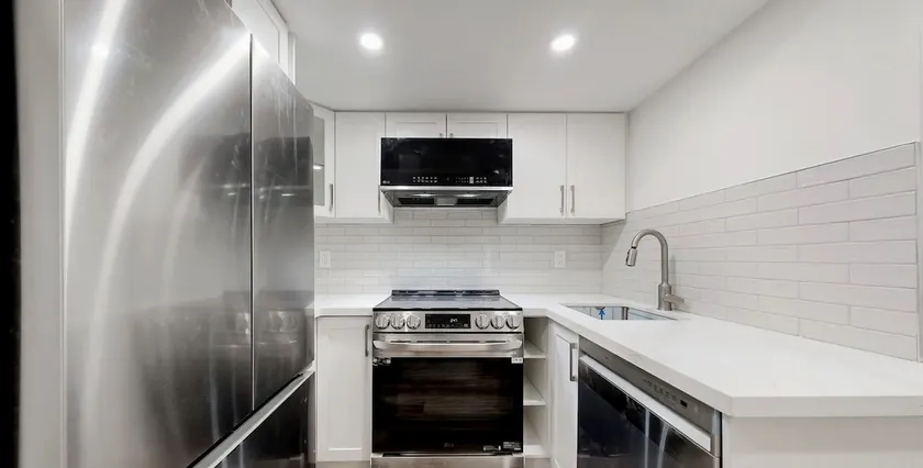 Modern & Private 2BR Suite - Image 1