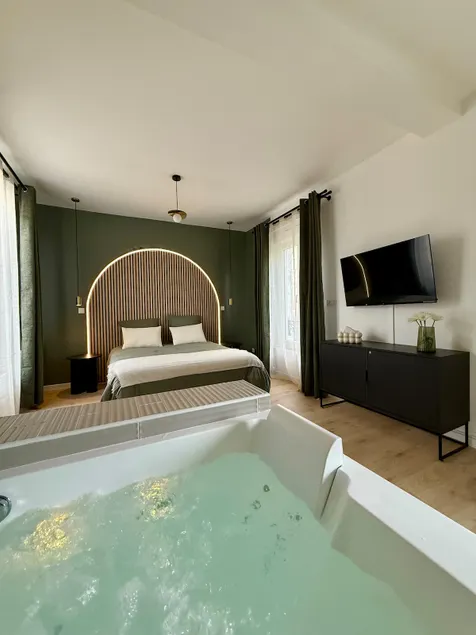 Spa escape near Giverny - Image 1