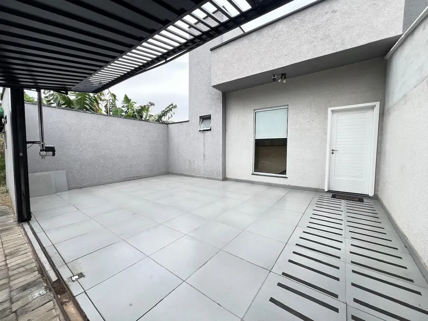 Inverted Townhouse Casa Atibaia - Image 1
