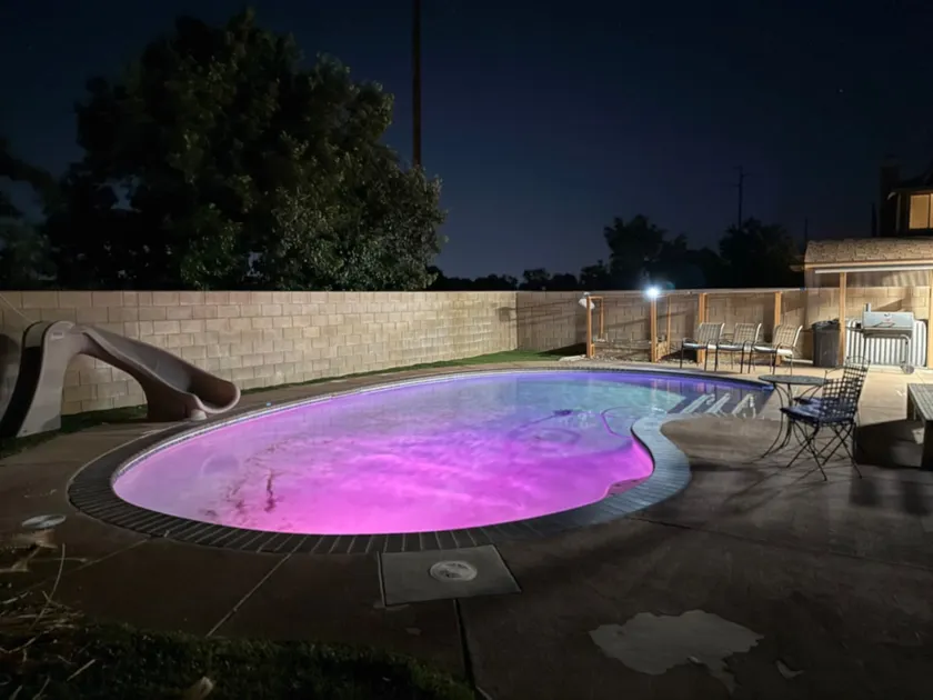 6 Bedroom Pool Home Near Golf Course in Palmdale - Image 1