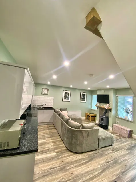 Cosy three bedroom house in Ballingarry Limerick Near Adare - Image 1