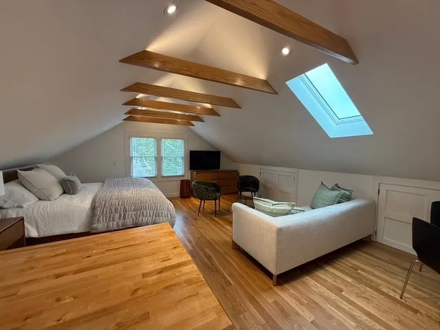 Unique Modern Loft w/ KING bed Entire Rental Unit - Image 1