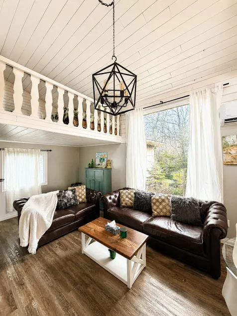 Fully heated luxury cabin near Grand Beach - Image 1